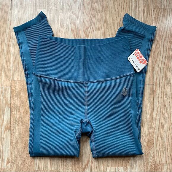 NWT Free People Free Throw Leggings in Coastline Blue - Size: XS - Picture 5 of 7